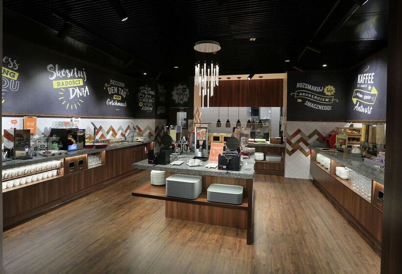 Отель Hampton By Hilton Gdansk Old Town