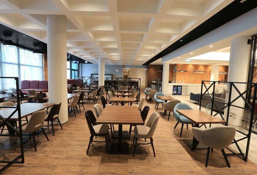 Отель Hampton By Hilton Gdansk Old Town