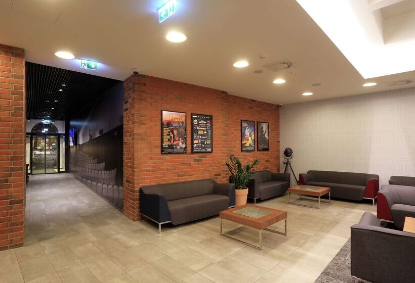Отель Hampton By Hilton Gdansk Old Town