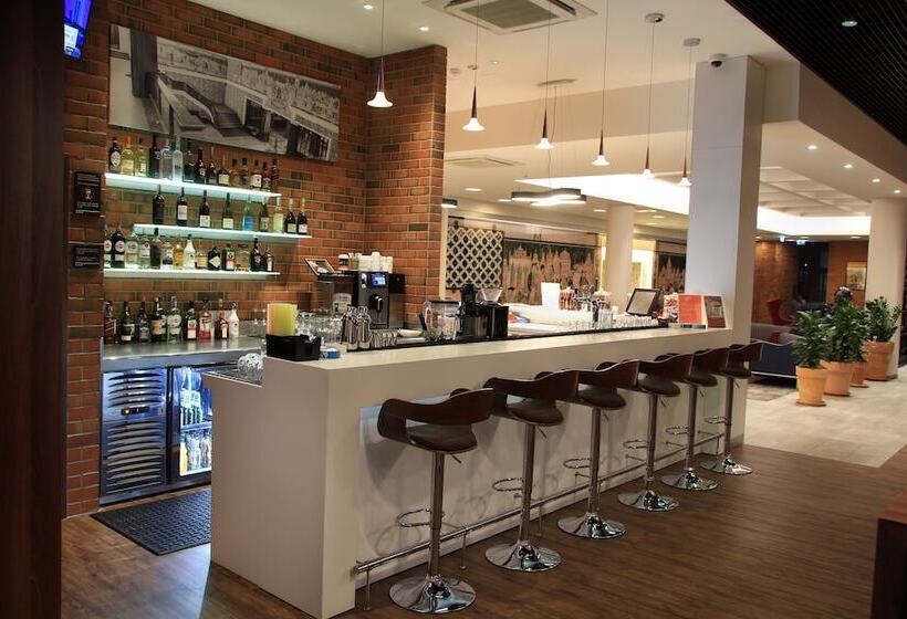 Отель Hampton By Hilton Gdansk Old Town