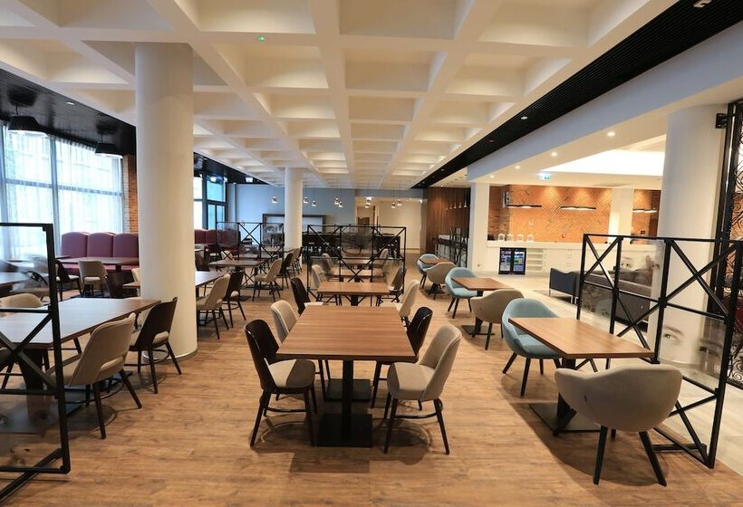 Отель Hampton By Hilton Gdansk Old Town