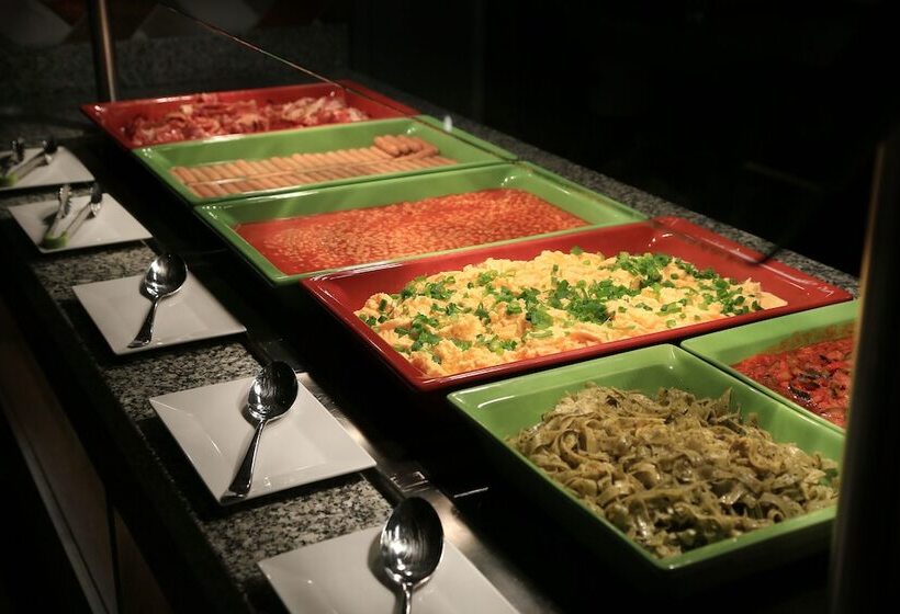 Отель Hampton By Hilton Gdansk Old Town