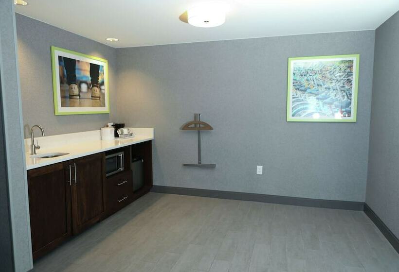 فندق Hampton Inn & Suites Burlington