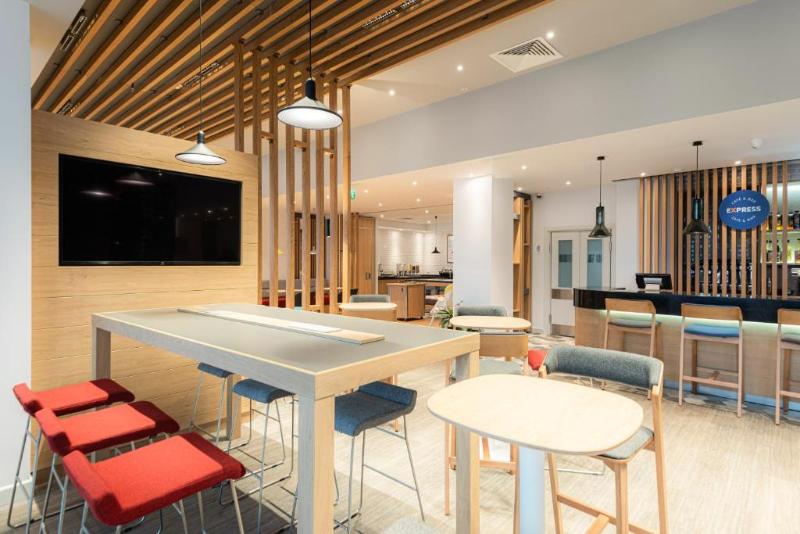 בית מלון כפרי Holiday Inn Express   Astana   Turan, An Ihg