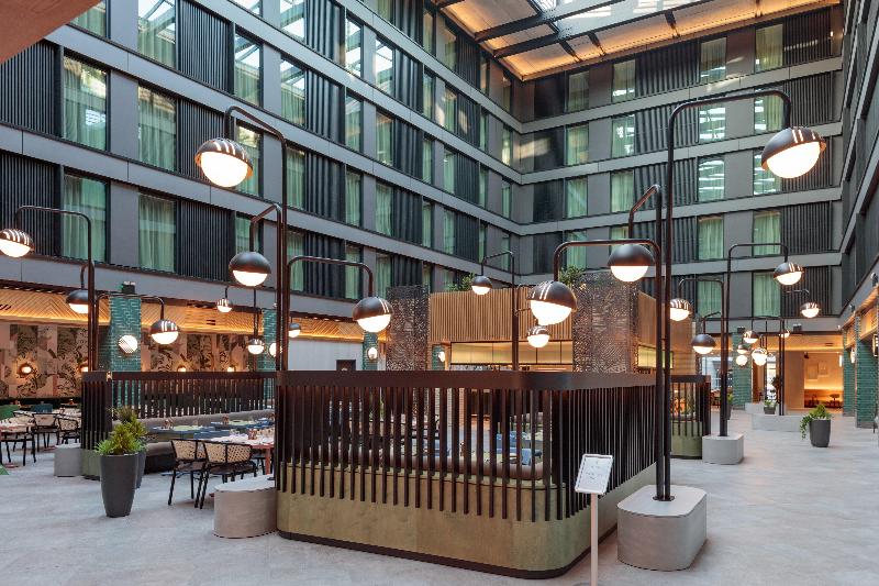 هتل Holiday Inn London Heathrow   Bath Road, An Ihg