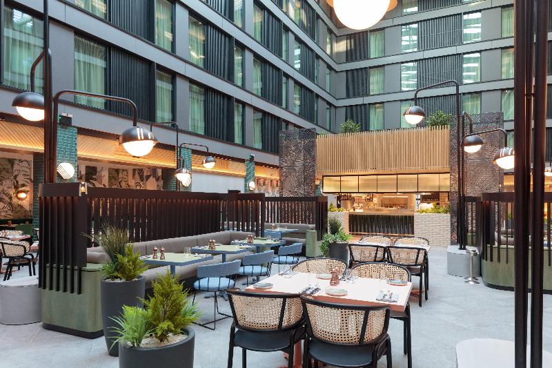 هتل Holiday Inn London Heathrow   Bath Road, An Ihg