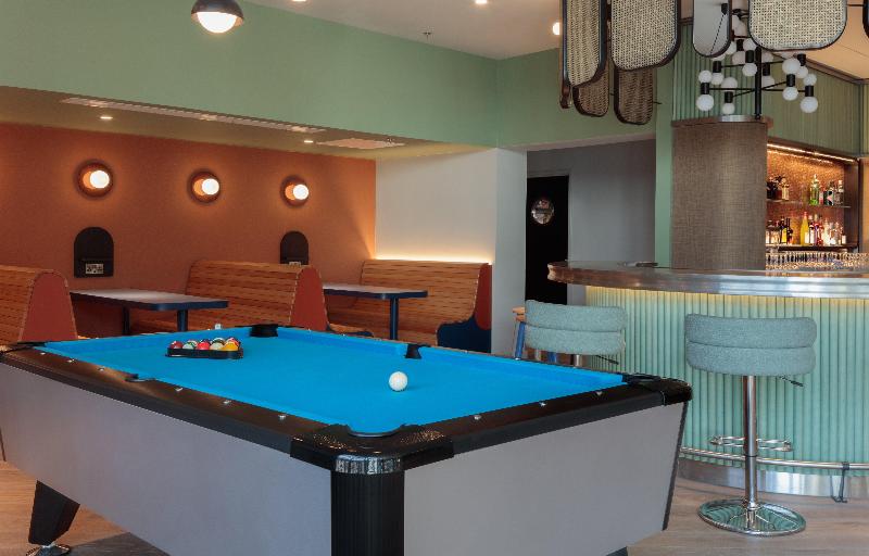 هتل Holiday Inn London Heathrow   Bath Road, An Ihg