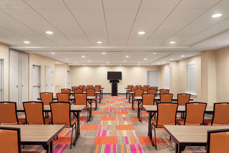 فندق Home2 Suites By Hilton Woodbridge Potomac Mills