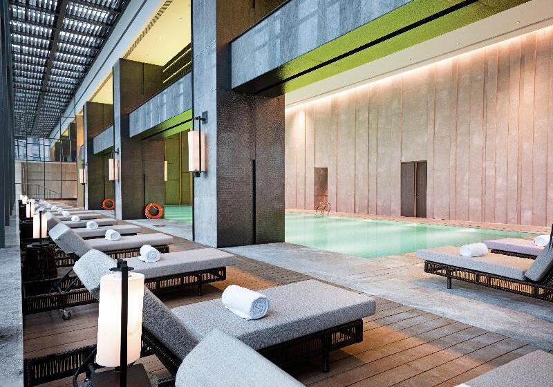 Hotel Hualuxe Wuhu, An Ihg