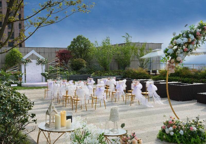 Hotel Hualuxe Wuhu, An Ihg