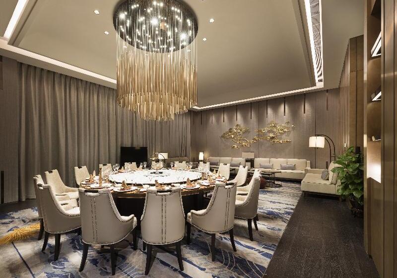 Hotel Hualuxe Wuhu, An Ihg