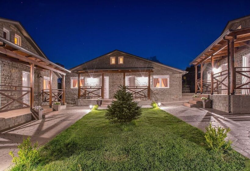 בית מלון כפרי Lotos Mountain Resort