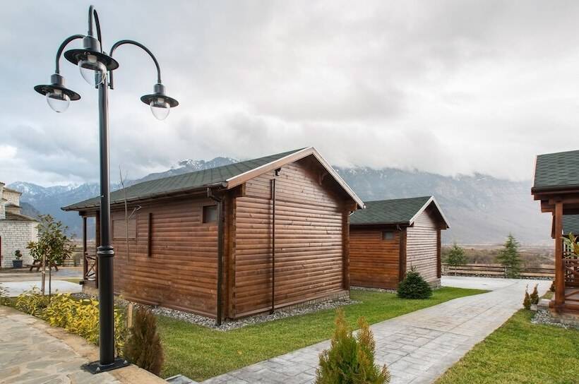 בית מלון כפרי Lotos Mountain Resort