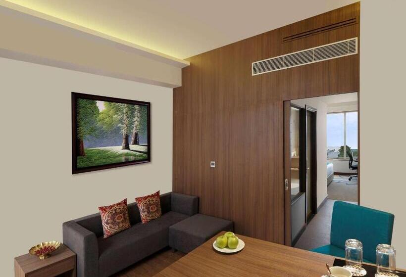 Отель Mercure Chennai Sriperumbudur