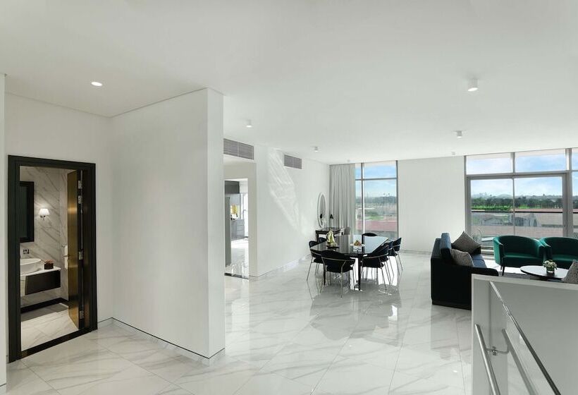 Отель Millennium Atria Business Bay