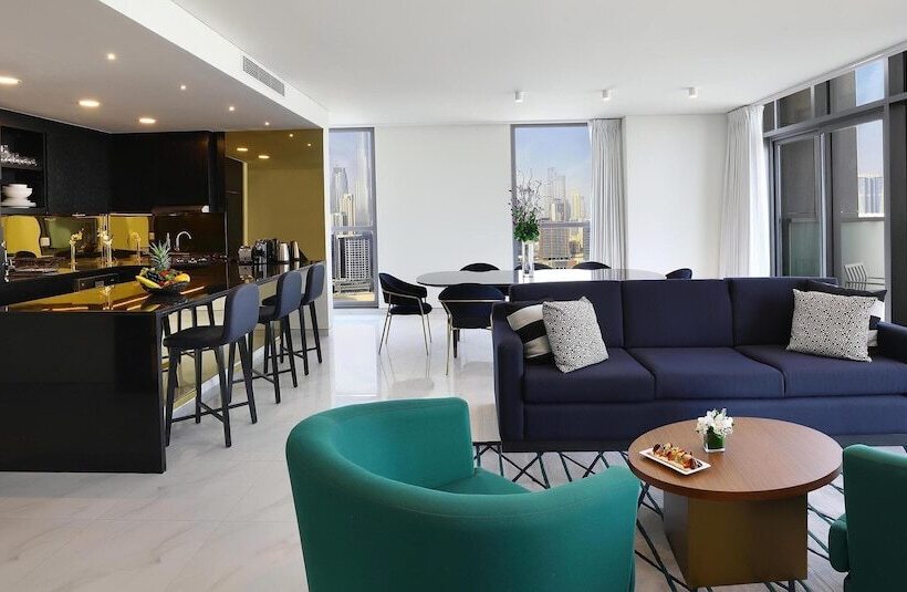 Отель Millennium Atria Business Bay