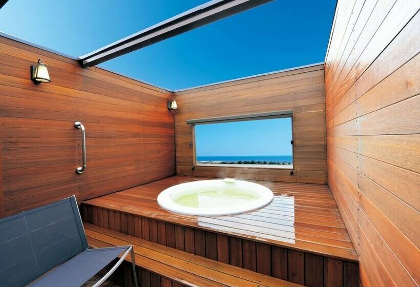 Отель Shirako New Seaside