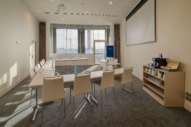 בית מלון כפרי NH Toulouse Airport