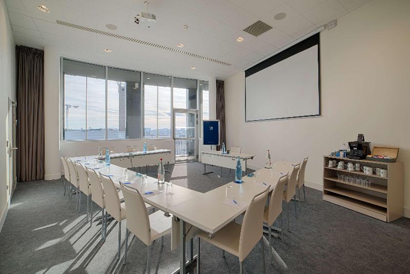 בית מלון כפרי NH Toulouse Airport