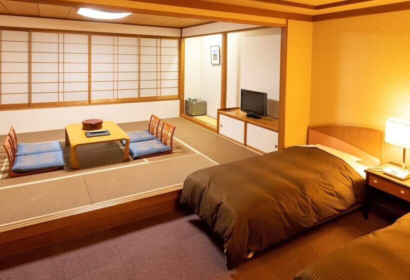 Отель Oze Iwakura Resort
