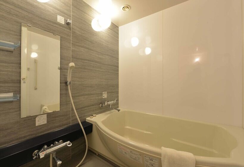 Отель Oze Iwakura Resort