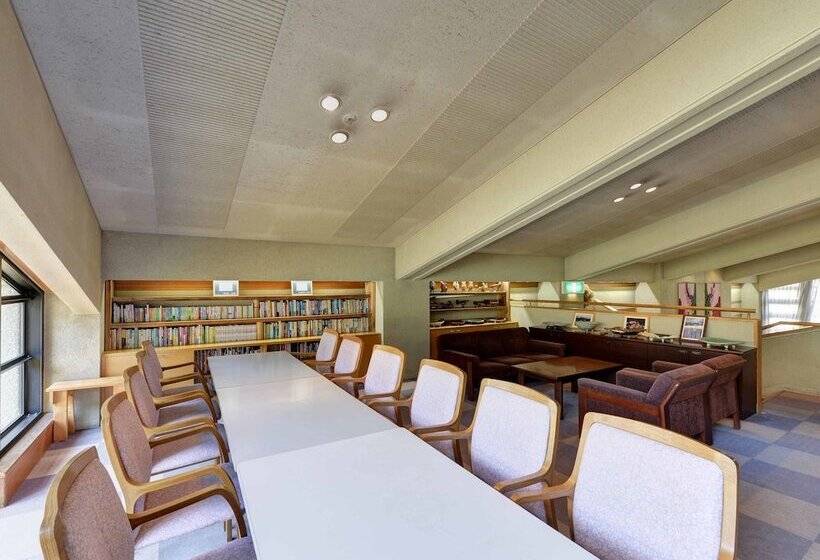 Отель Oze Iwakura Resort