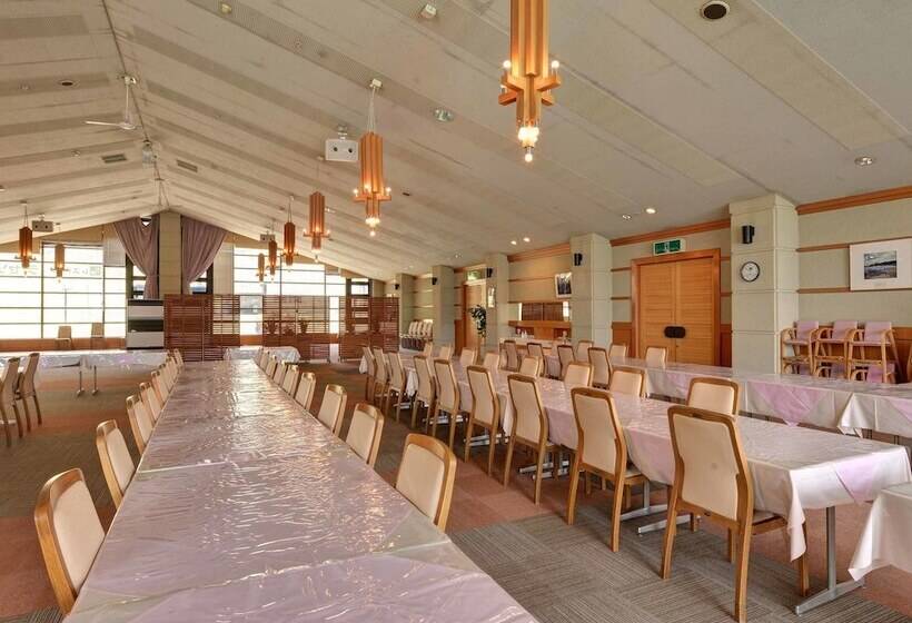 Отель Oze Iwakura Resort