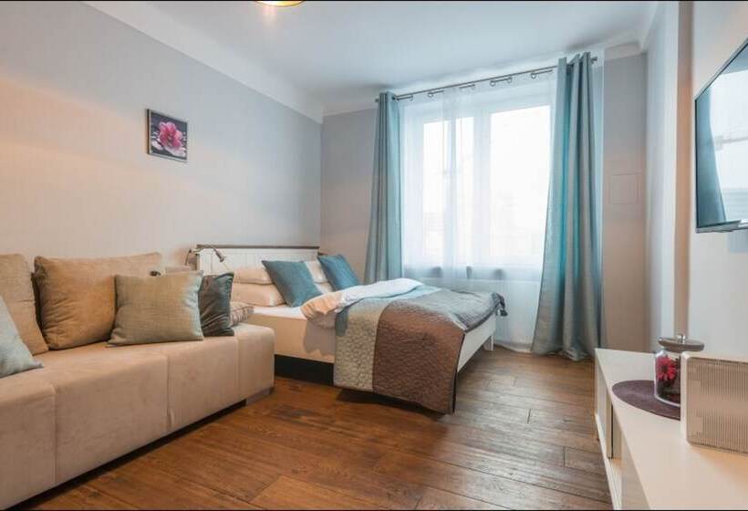 בית מלון כפרי P&o Apartments Chmielna