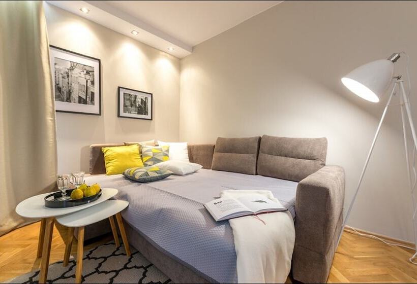 בית מלון כפרי P&o Apartments Chmielna