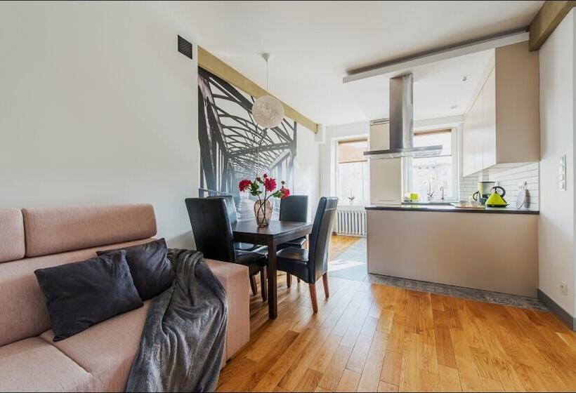 בית מלון כפרי P&o Apartments Chmielna