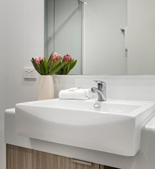 فندق Quest Midland