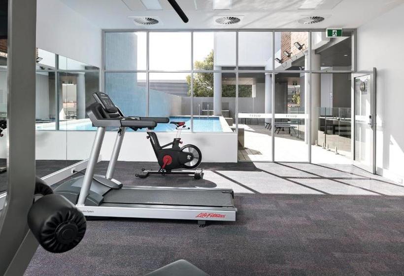 فندق Quest Midland