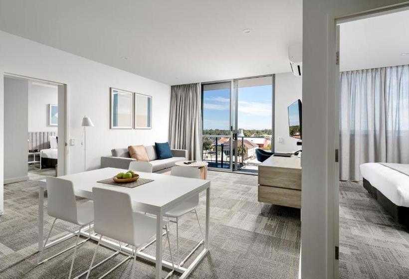 فندق Quest Midland