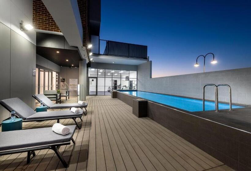 فندق Quest Midland