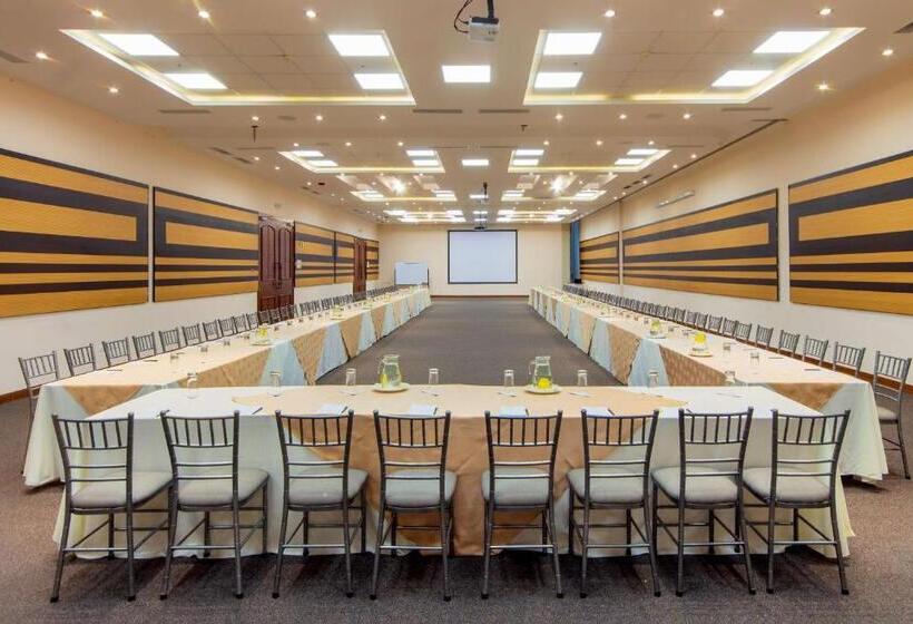 هتل Rincon De Puembo; Bw Signature Collection