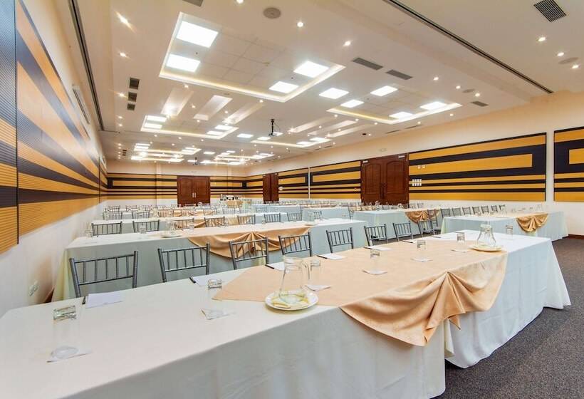 هتل Rincon De Puembo; Bw Signature Collection