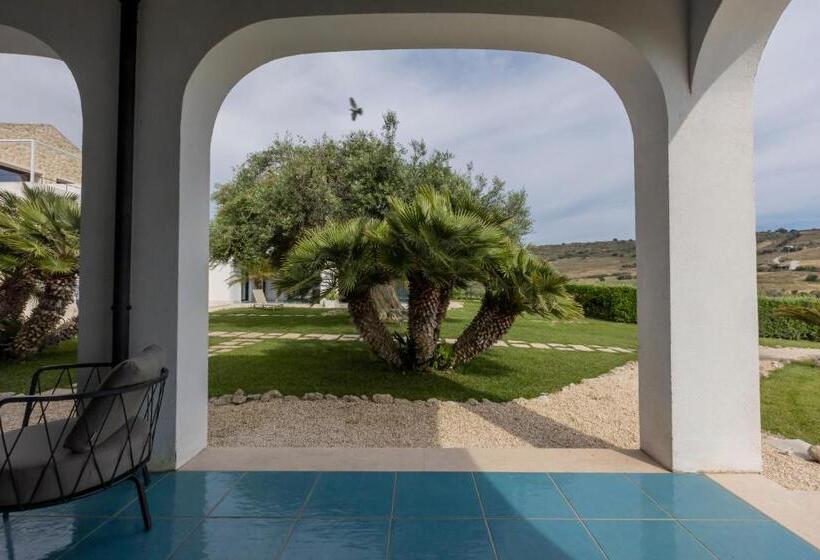 هتل روستایی Borgo Giallonardo Wine Relais