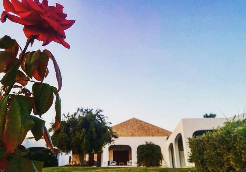 هتل روستایی Borgo Giallonardo Wine Relais