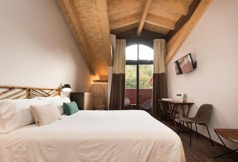 هتل Rural Sagarlore