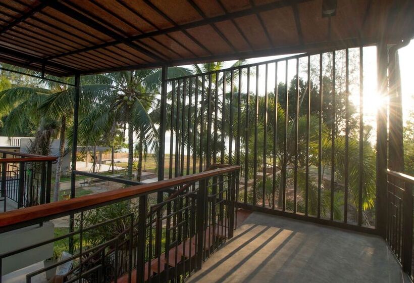 فندق Seesea Resort