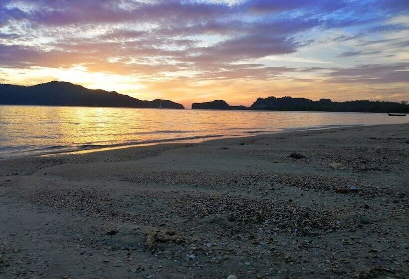 فندق Seesea Resort