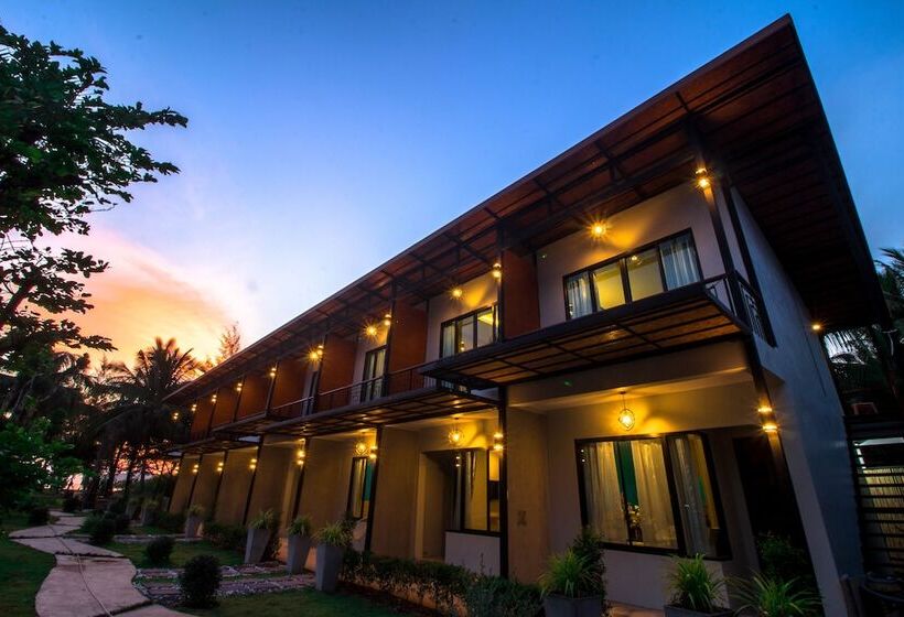 فندق Seesea Resort