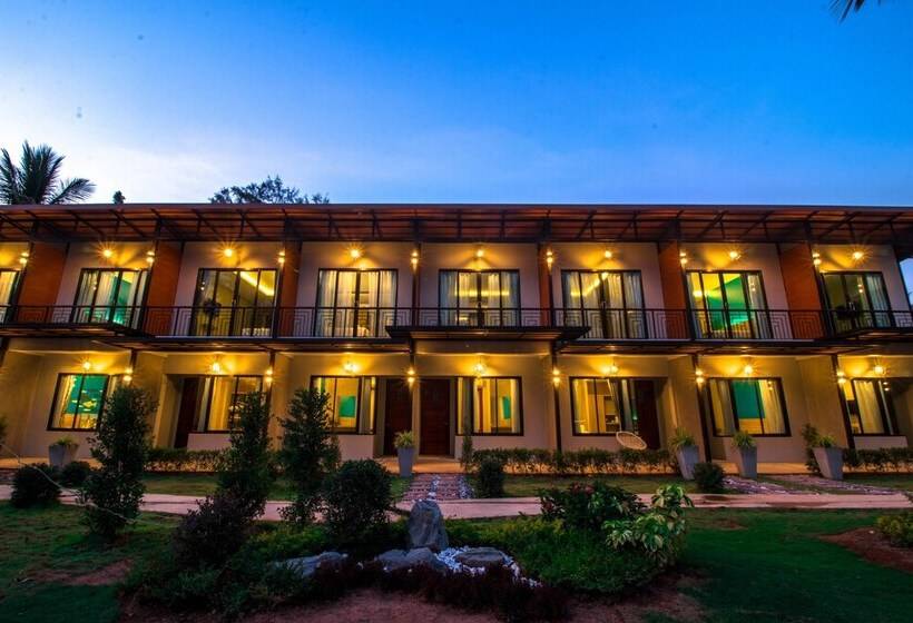 فندق Seesea Resort