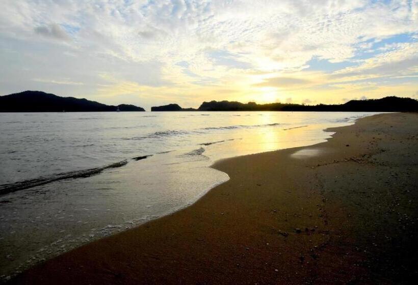 فندق Seesea Resort