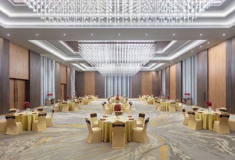 هتل Sheraton Grand Chennai Resort & Spa