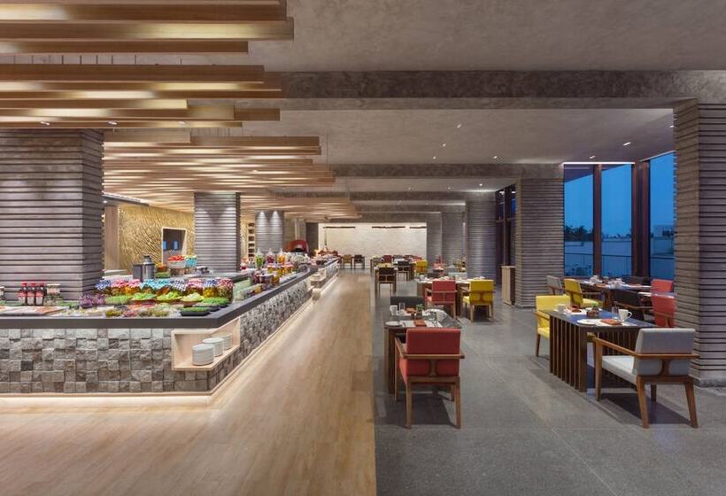 هتل Sheraton Grand Chennai Resort & Spa