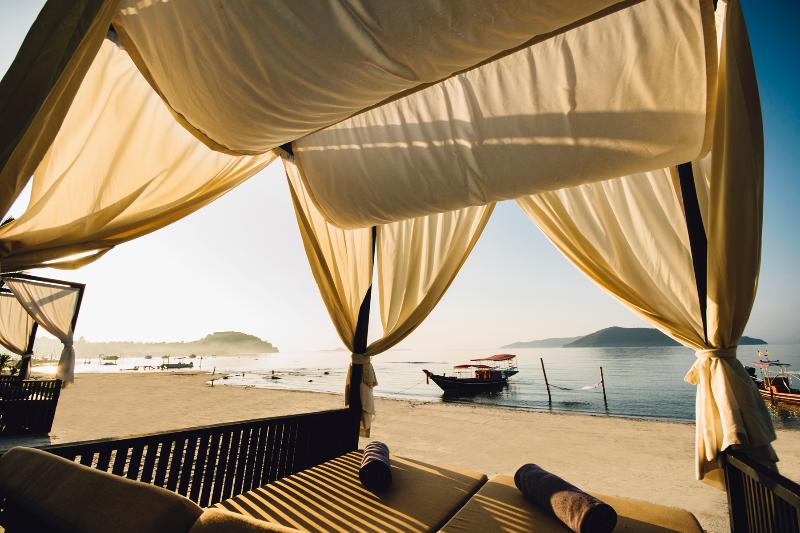 בית מלון כפרי The Beach Samui