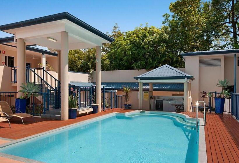 ホテル The Newport On Macrossan   Adults Only