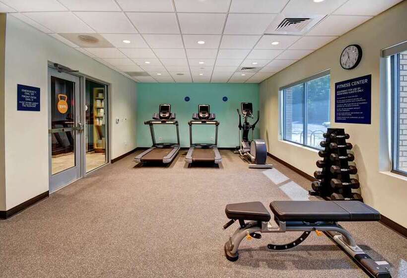 Отель Tru By Hilton Raleigh Durham Airport