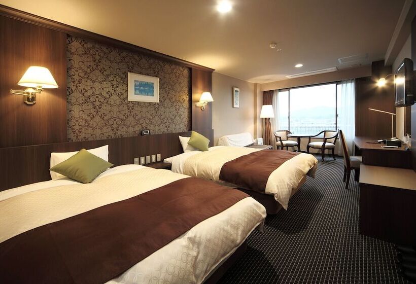 Отель Tsukasa Royal